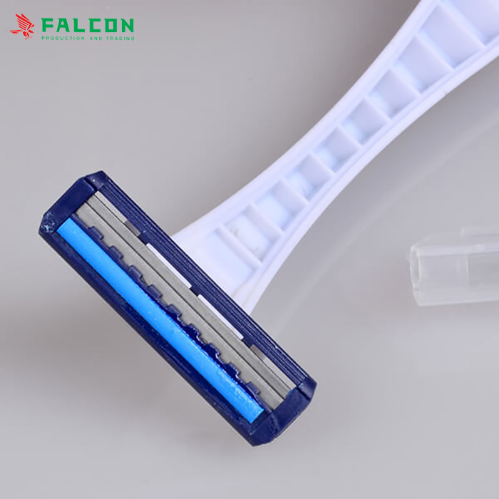 Được thiết kế dao lưỡi kép sắc bén, không gỉ