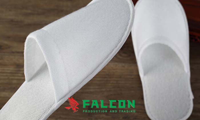 dep-khach-san-dung-1-lan Thiết kế độc đáo của dép khách sạn