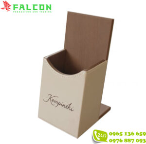 Hộp đựng điều khiển trong phòng khách sạn