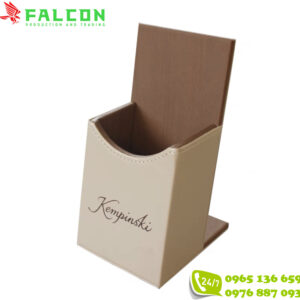 Hộp đựng điều khiển trong phòng khách sạn