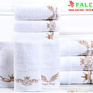 Khăn tắm trắng dành cho khách sạn thêu logo cao cấp