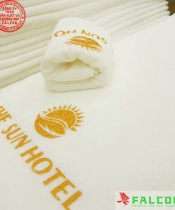 Khăn khách sạn thêu logo với mẫu mã, màu sắc đa dạng