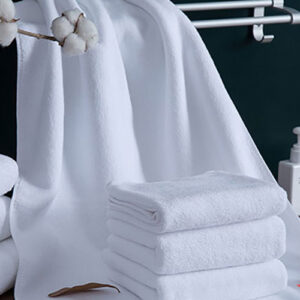 Khăn tắm màu trắng giá rẻ