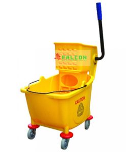 Xe dọn vệ sinh vắt móp khách sạn