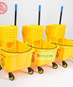 Xe vắt móp dọn vệ sinh khách sạn